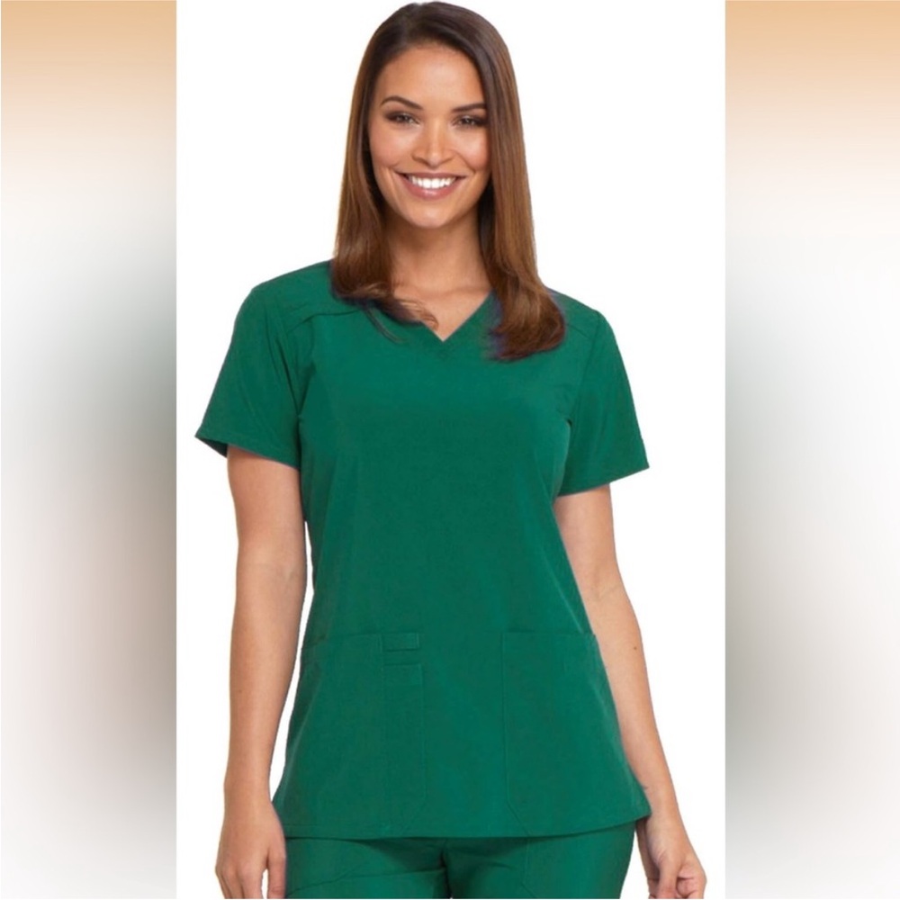 Dickies Hunter Green V-Neck Scrub Top – Stretch, Pockets (M)